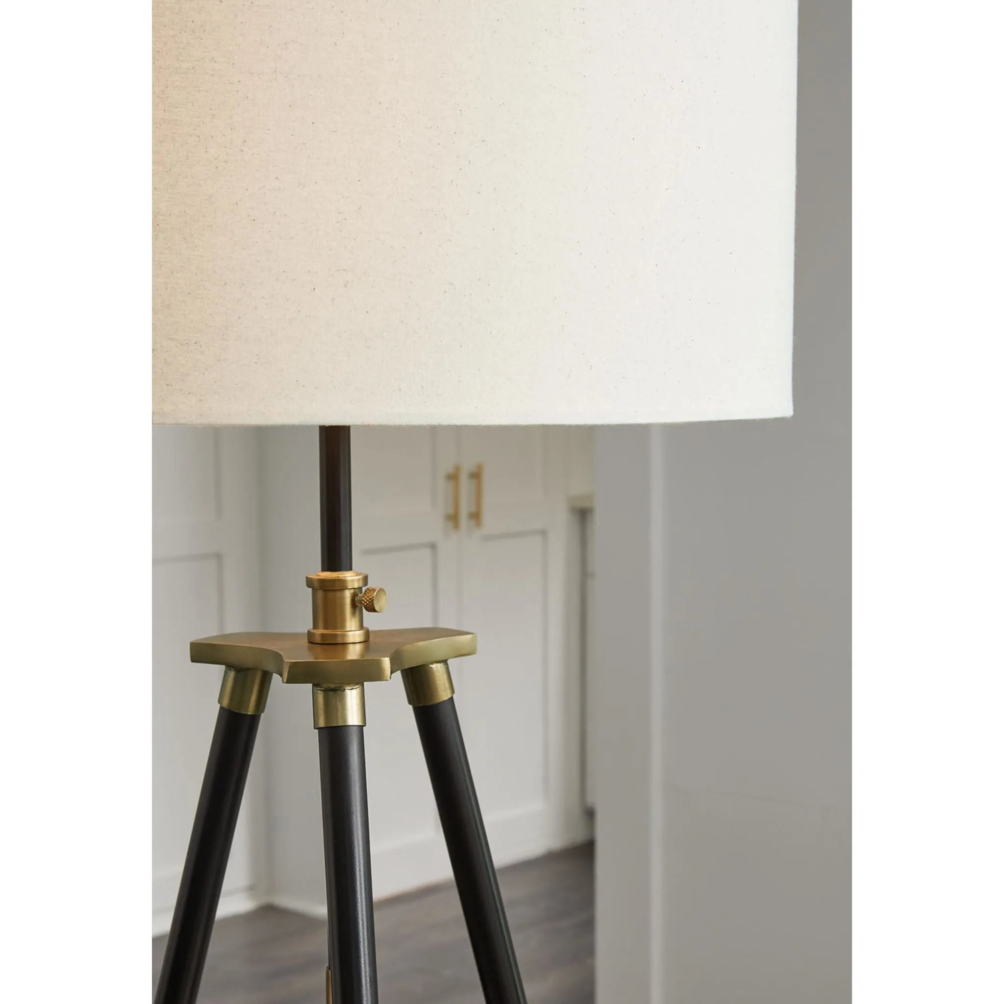 Cashner Floor Lamp