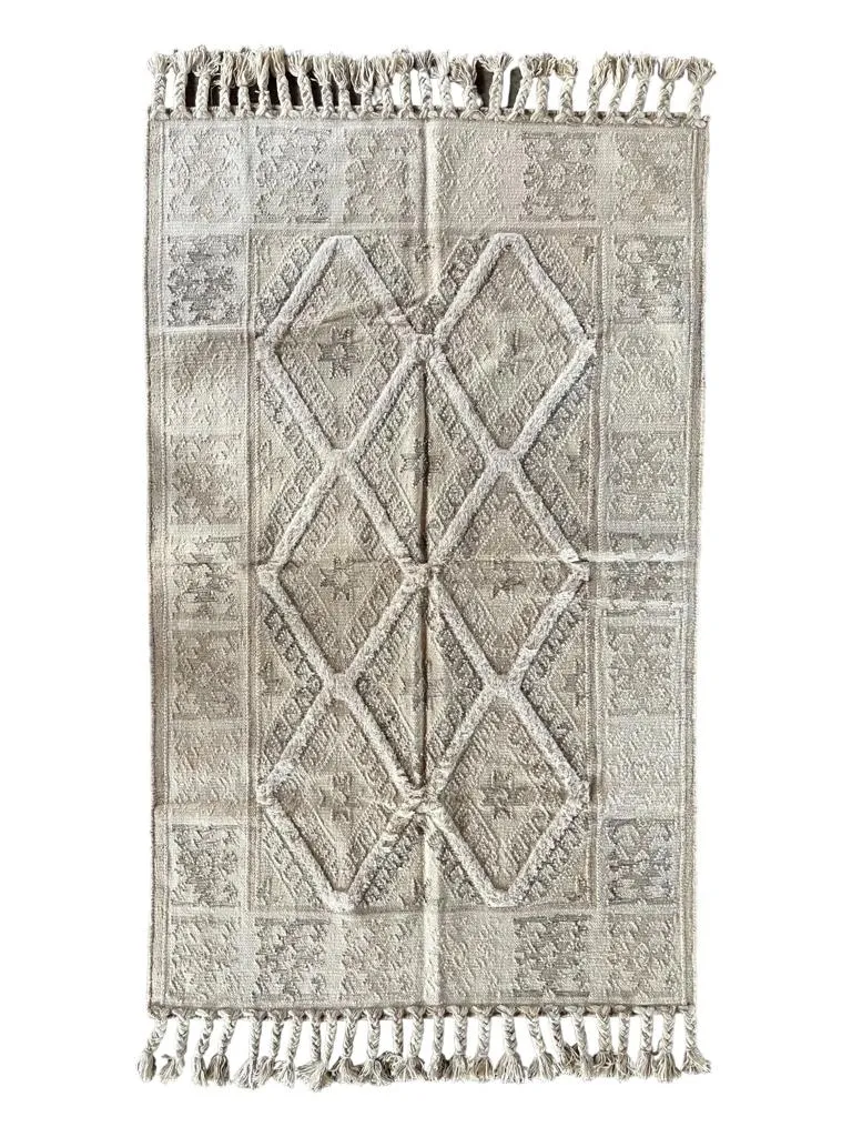 Hand Knotted Wool & Cotton  RUG 33 (5x8 ft)